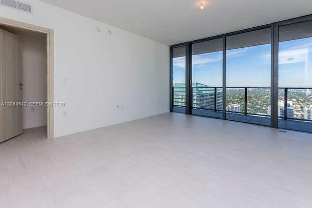 1000 Brickell Plaza 4104, Miami, FL 33131
