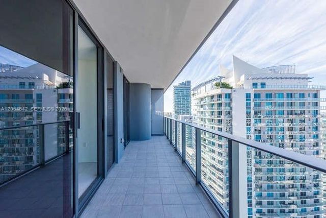 1000 Brickell Plaza 4104, Miami, FL 33131