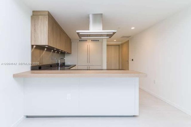 1000 Brickell Plaza 4104, Miami, FL 33131
