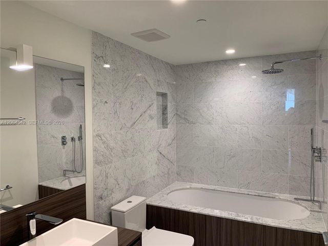 1000 Brickell Plaza 4104, Miami, FL 33131