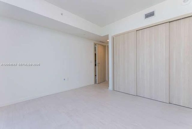 1000 Brickell Plaza 4104, Miami, FL 33131