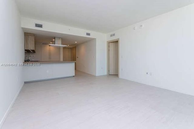 1000 Brickell Plaza 4104, Miami, FL 33131