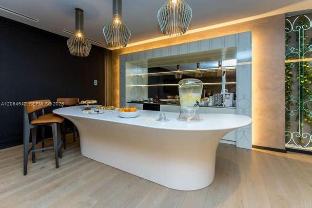 1000 Brickell Plaza 4104, Miami, FL 33131