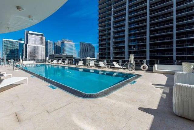 1000 Brickell Plaza 4104, Miami, FL 33131