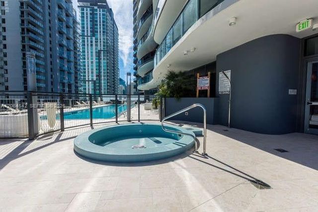 1000 Brickell Plaza 4104, Miami, FL 33131