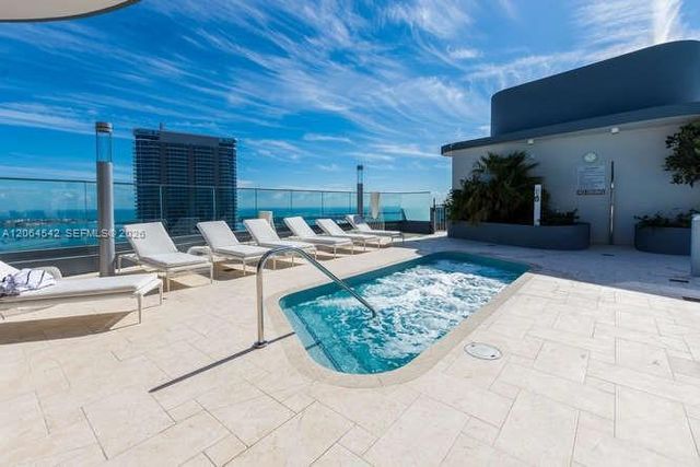 1000 Brickell Plaza 4104, Miami, FL 33131