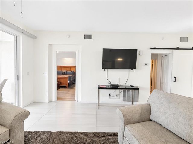 8065 Tiger CV 1604, Naples, FL 34113