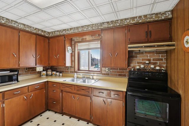 W11057 County Road D, Marion, WI 54950