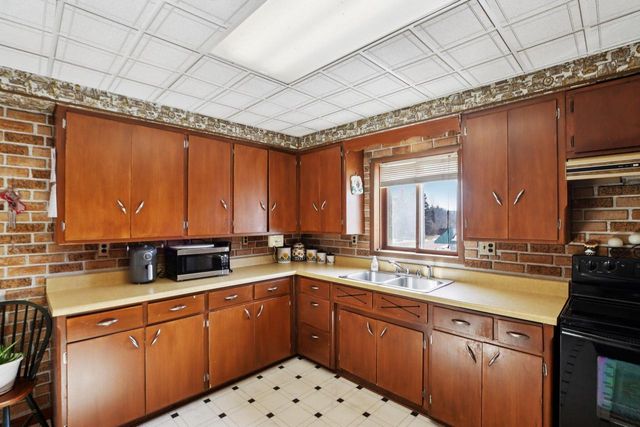 W11057 County Road D, Marion, WI 54950