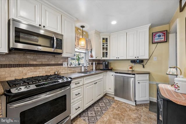 838 SPRINGHILL RD, Secane, PA 19018