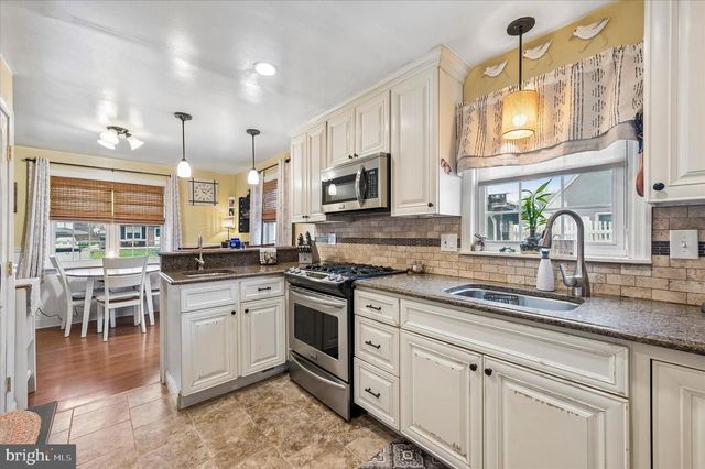 838 SPRINGHILL RD, Secane, PA 19018