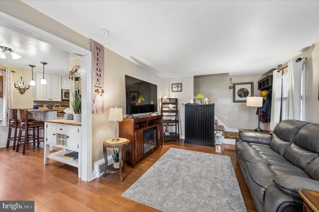 838 SPRINGHILL RD, Secane, PA 19018