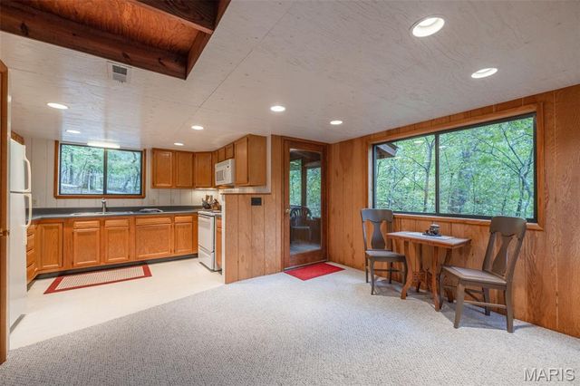 236 Nature Grove Drive, Innsbrook, MO 63390