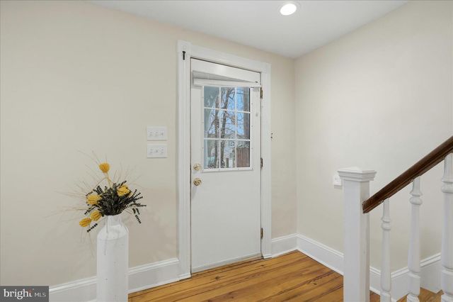 2 W MAIN ST, Boyce, VA 22620