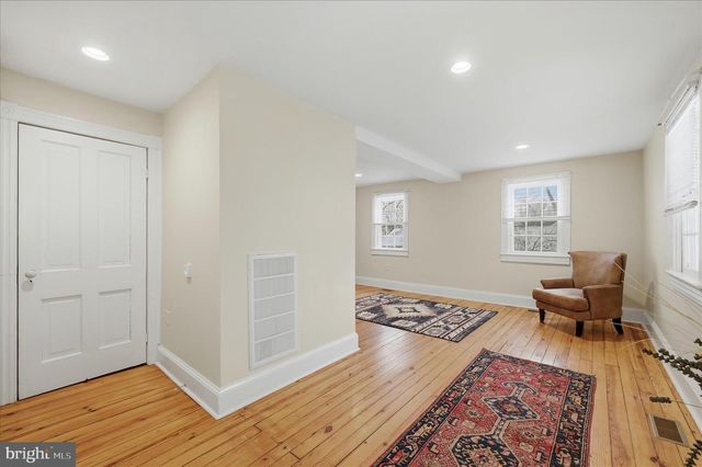 2 W MAIN ST, Boyce, VA 22620