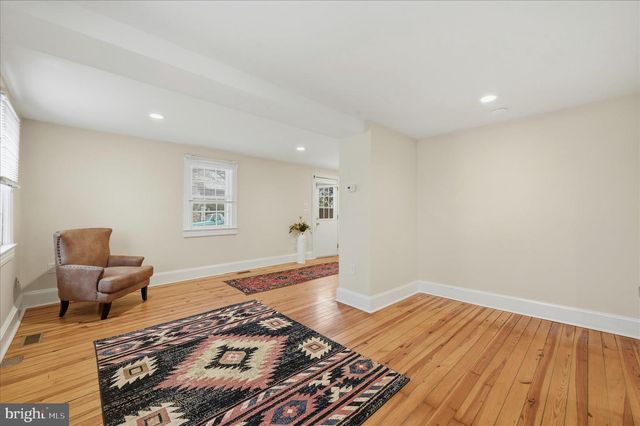 2 W MAIN ST, Boyce, VA 22620