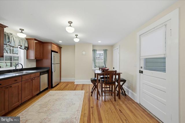 2 W MAIN ST, Boyce, VA 22620