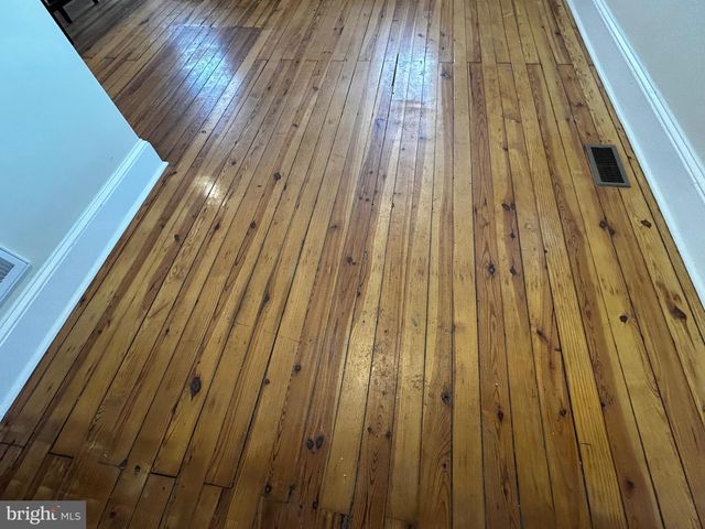 2 W MAIN ST, Boyce, VA 22620