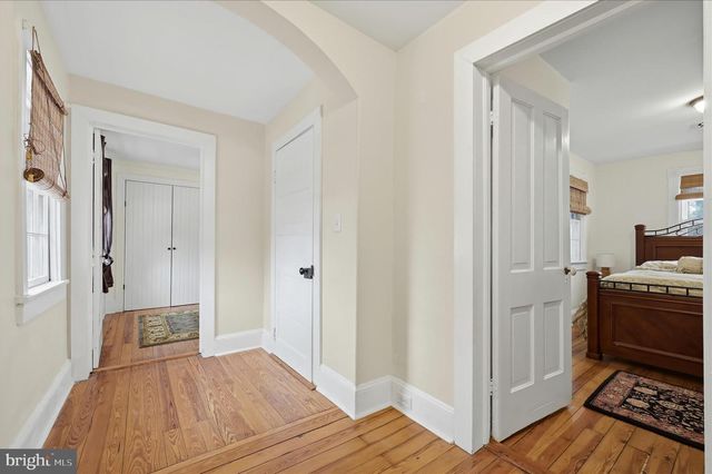 2 W MAIN ST, Boyce, VA 22620