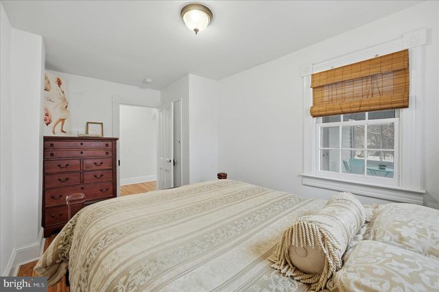 2 W MAIN ST, Boyce, VA 22620