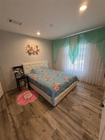 7801 34TH AVENUE N 30, St Petersburg, FL 33710