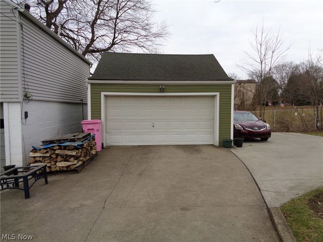 202 Elmford Avenue SW, Massillon, OH 44646