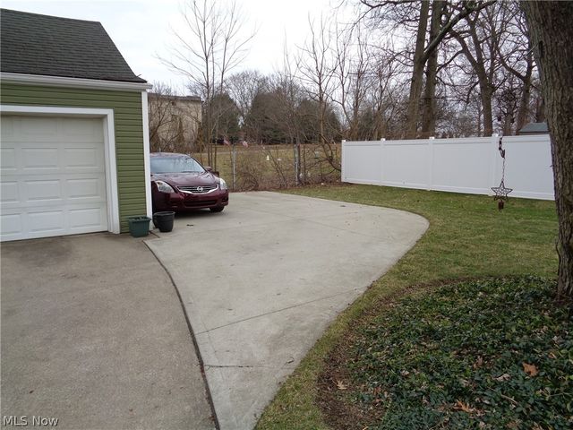 202 Elmford Avenue SW, Massillon, OH 44646