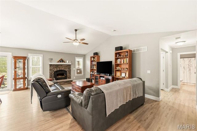 29 Fox Run Drive, Wright City, MO 63390