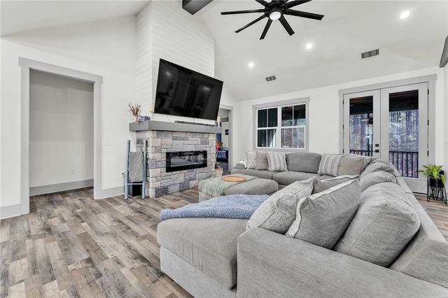 919 Watercrest Road, West Union, SC 29696