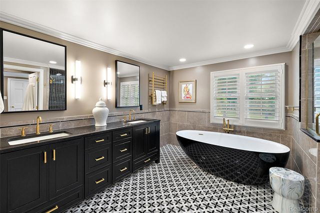 232 Guilford Road, Bloomfield Hills, MI 48304