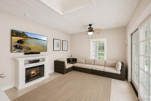 232 Guilford Road, Bloomfield Hills, MI 48304