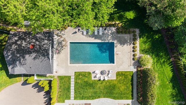 232 Guilford Road, Bloomfield Hills, MI 48304