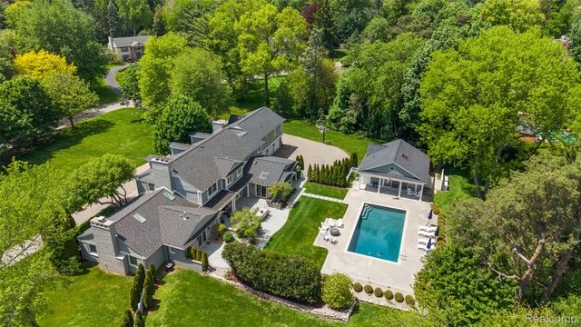 232 Guilford Road, Bloomfield Hills, MI 48304