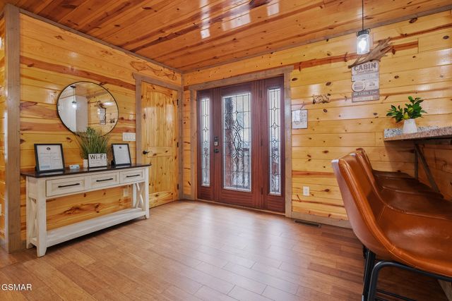 1041 Vista Drive, Gatlinburg, TN 37738