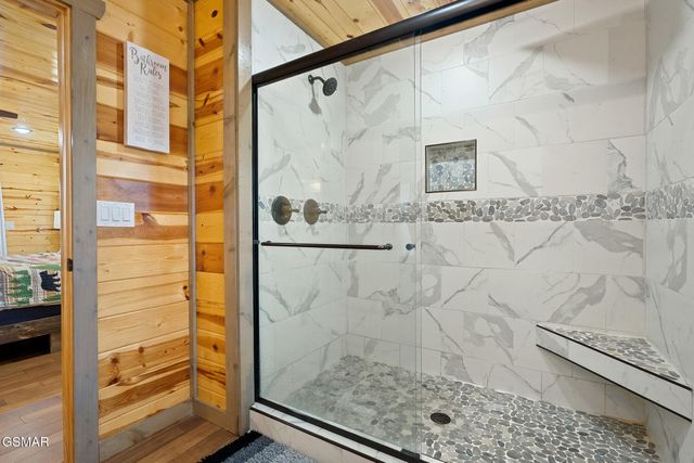 1041 Vista Drive, Gatlinburg, TN 37738