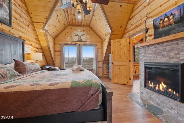 1041 Vista Drive, Gatlinburg, TN 37738