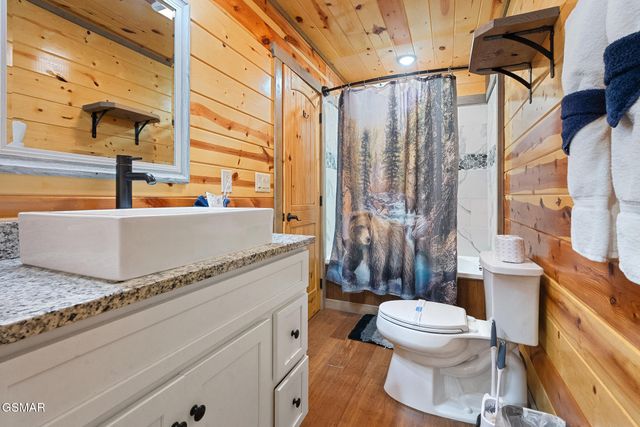 1041 Vista Drive, Gatlinburg, TN 37738