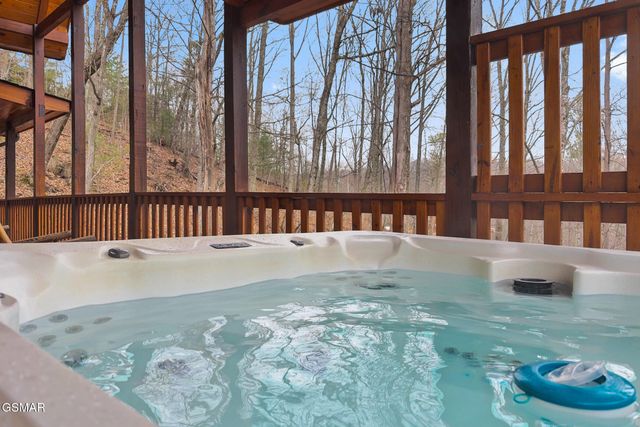 1041 Vista Drive, Gatlinburg, TN 37738