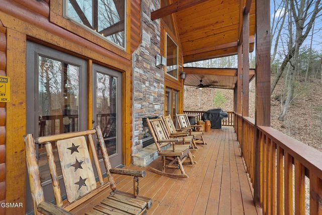 1041 Vista Drive, Gatlinburg, TN 37738