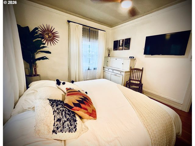 2109 Nw IRVING St 101, Portland, OR 97210