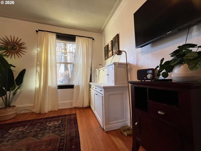 2109 Nw IRVING St 101, Portland, OR 97210