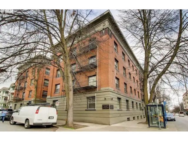 2109 Nw IRVING St 101, Portland, OR 97210