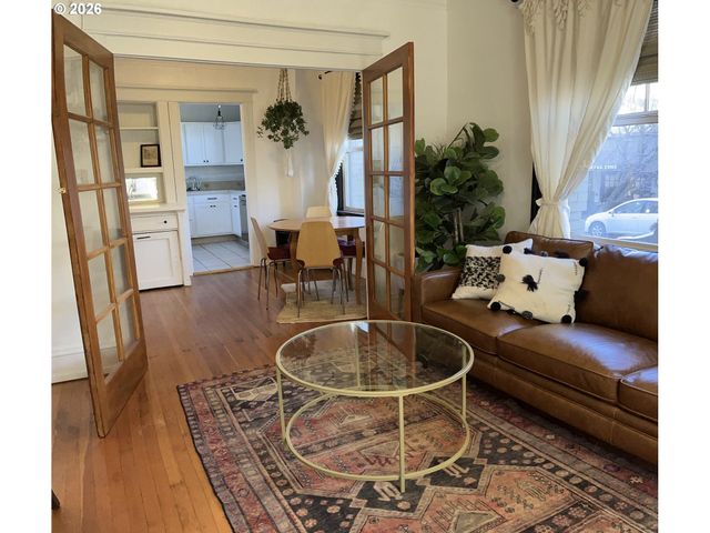 2109 Nw IRVING St 101, Portland, OR 97210