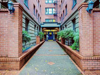 2109 Nw IRVING St 101, Portland, OR 97210