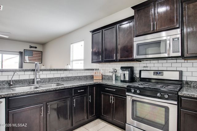 11278 W Folsom Point Drive, Marana, AZ 85658