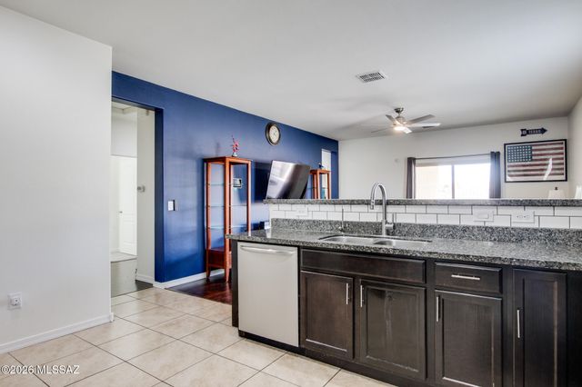 11278 W Folsom Point Drive, Marana, AZ 85658