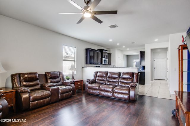 11278 W Folsom Point Drive, Marana, AZ 85658