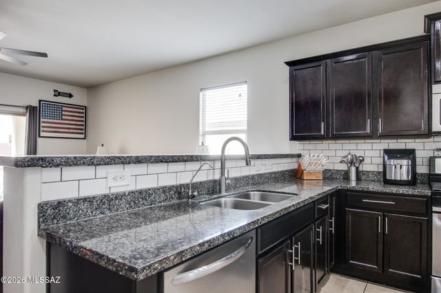 11278 W Folsom Point Drive, Marana, AZ 85658