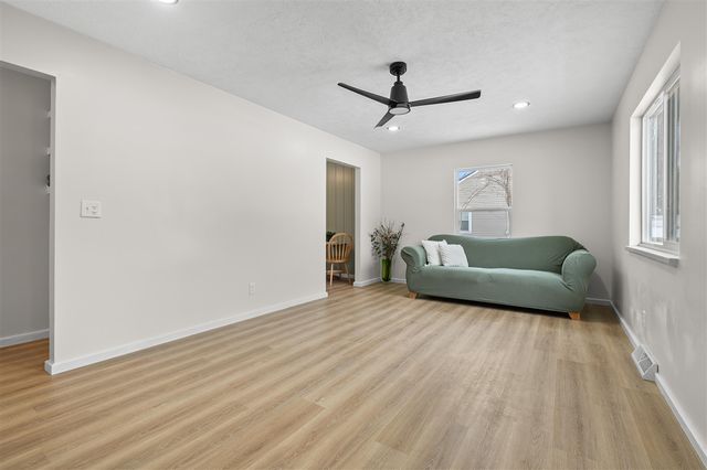 122 Creekview Drive, Battle Creek, MI 49037