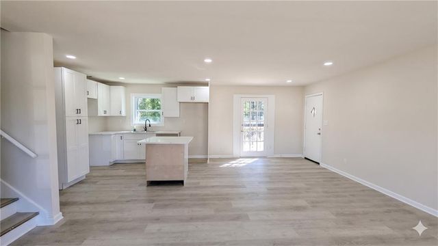 3211 Thrasher Circle, Decatur, GA 30032